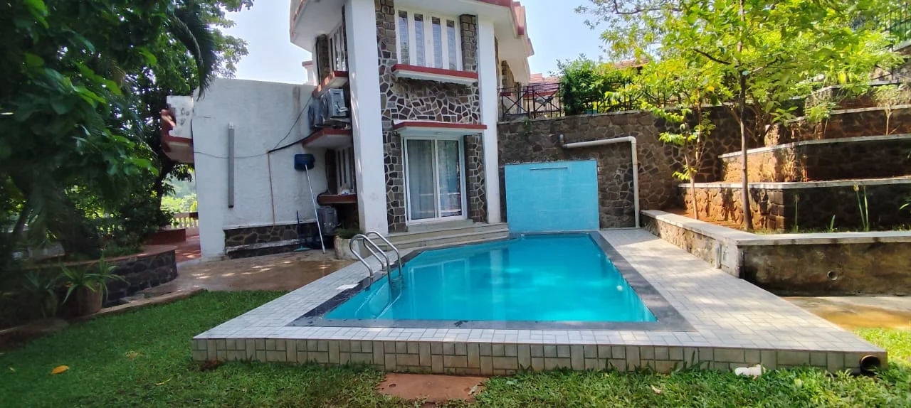 Vishal Rupani Bunglow pool setup, Khandala